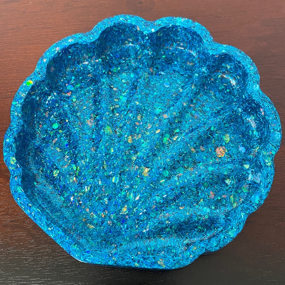 Shell Jewelry / Storage Box - Picture 5 of 9